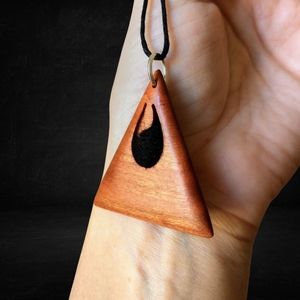 Triangle Essential Oil Diffuser Necklace, Wooden Aromatherapy Necklace, Diffuser